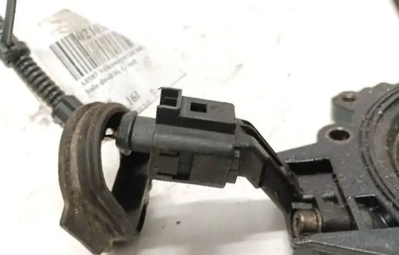 Volkswagen Golf V Crankshaft position sensor