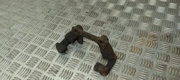 Volkswagen PASSAT B5.5 Front Brake Caliper Pad/Carrier 