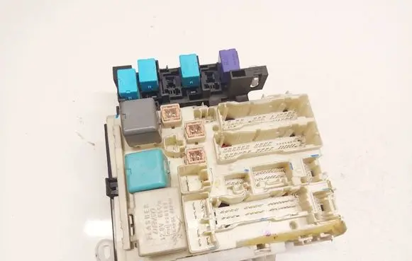 Toyota RAV 4 (XA30) Fuse box set 8273042010