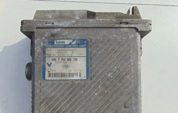Renault Scenic III - Grand scenic III Engine control unit/module 7700868189