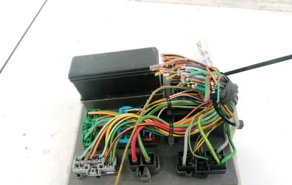 Ford Focus Fuse box set 98AG14A073CG 518239801