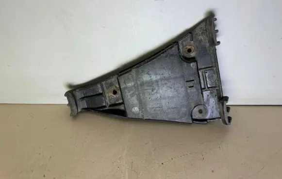 Audi A4 S4 B5 8D Front bumper mounting bracket 8D0807284