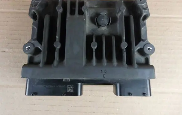 Toyota Camry VIII XV70 Engine control unit/module 896613T860