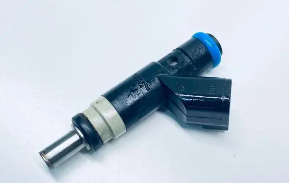Chrysler Sebring (JS) Fuel injector 04891577AB