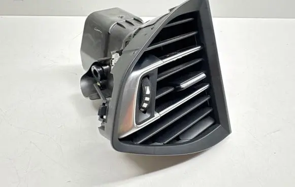 Peugeot 308 Dash center air vent grill 96782701 1304145XZD