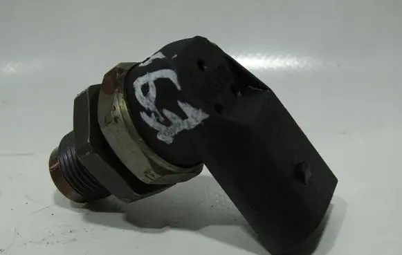 BMW 1 E81 E87 Fuel pressure sensor 505020102
