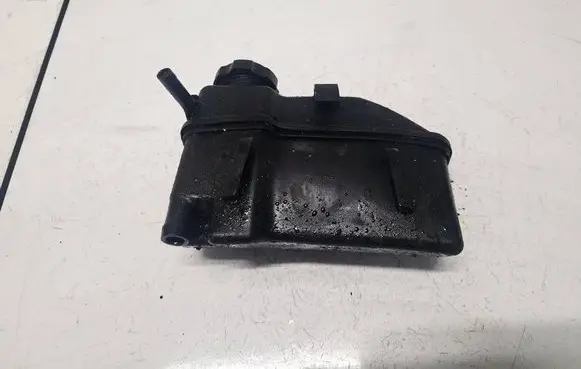 Volvo V70 Power steering fluid tank/reservoir 30665496
