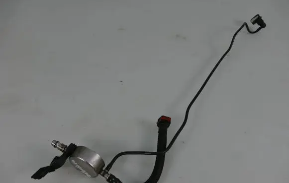 Ford Kuga II Fuel line pipe