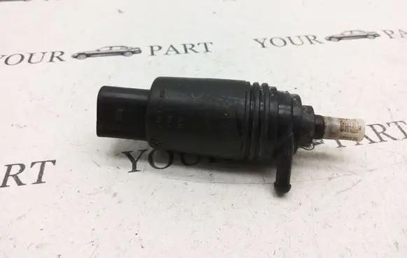 BMW 5 E39 Windscreen/windshield washer pump 8377612