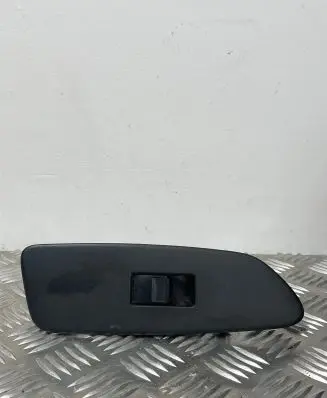 Toyota Auris 150 Electric window control switch 7423102530