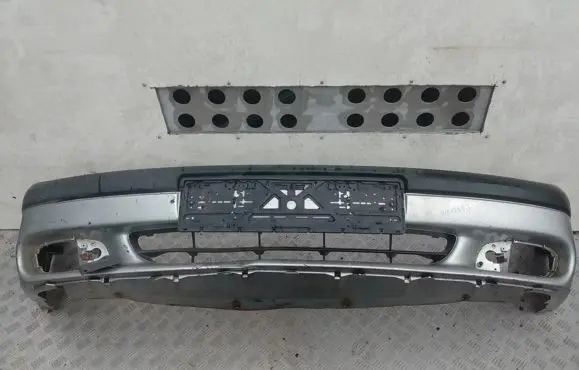 Renault Laguna I Front bumper 7700818801