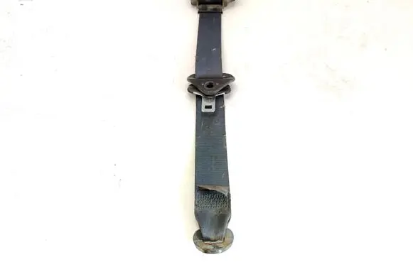 Rear seatbelt