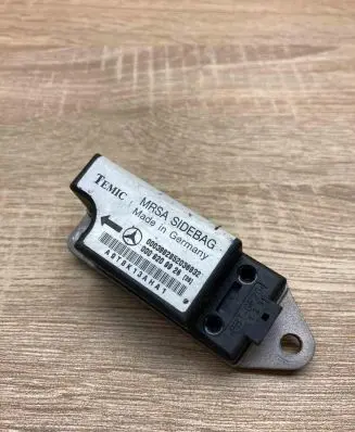 Mercedes-Benz E W210 Airbag deployment crash/impact sensor 0008209926 AirCrash