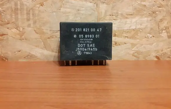Mercedes-Benz S W126 Other relay 05898301 2018210047