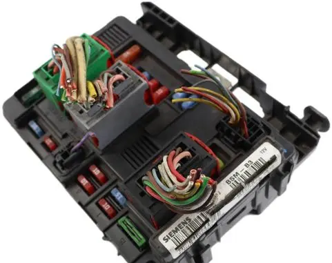 Citroen C3 Fuse module 9643498880 T118470003J