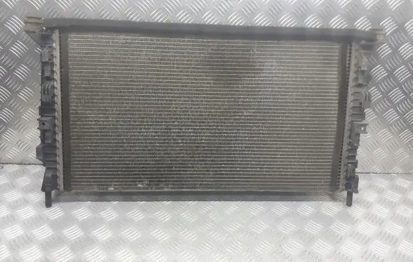 Ford Focus Radiator set 3M5H-8005-TL