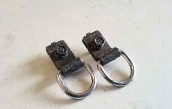 Honda CR-V Tie down hook / loop 