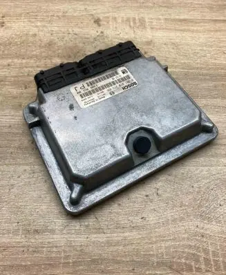 Opel Omega B2 Engine control unit/module ECU 24417198 0281010273