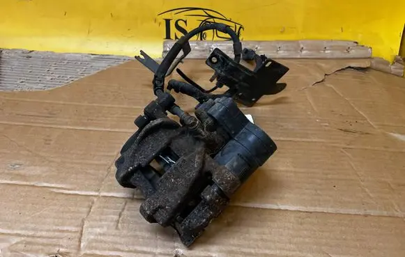 Ford Fusion II Rear brake caliper DG9C2D251A DG9T2B254AH