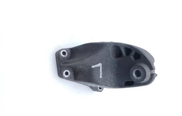 Mercedes-Benz E W212 Engine mounting bracket A6422232304