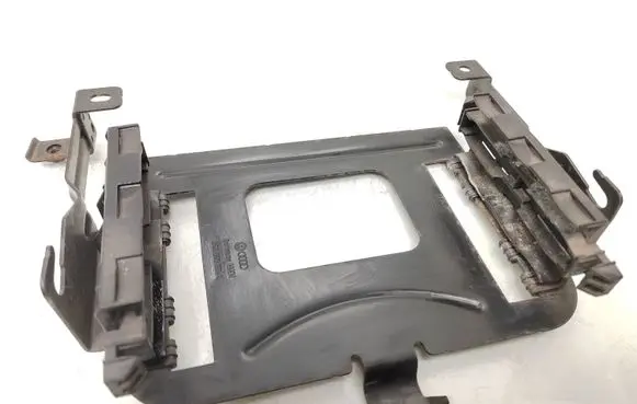 Other engine bay part