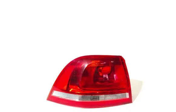 Volkswagen Touareg II Rear/tail lights 7P6945095B 7P6945095 89090226