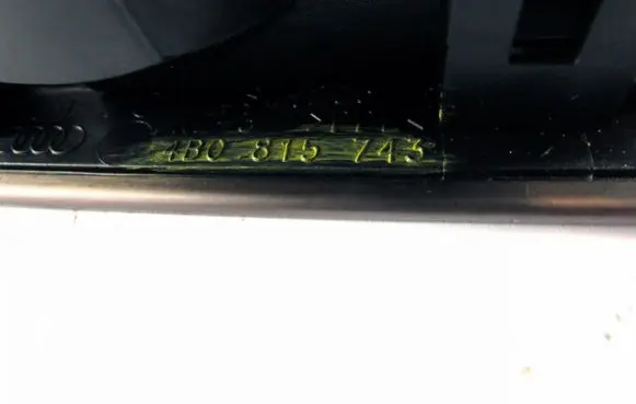 Audi A6 S6 C5 4B Dash center air vent grill 4B0815743