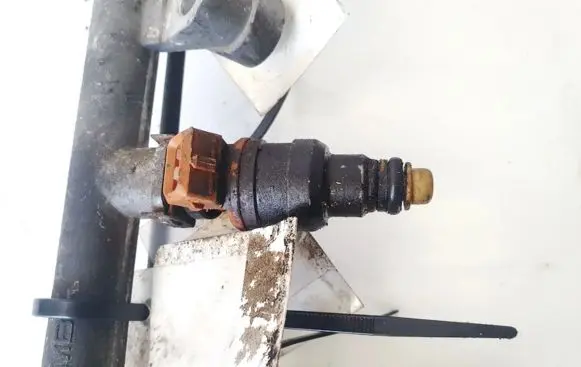 Hyundai Lantra II Fuel injector 9250930019 35310-23210