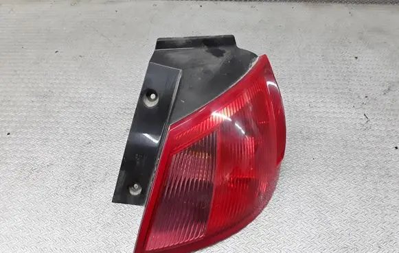 Mitsubishi Colt Rear/tail lights MR957366