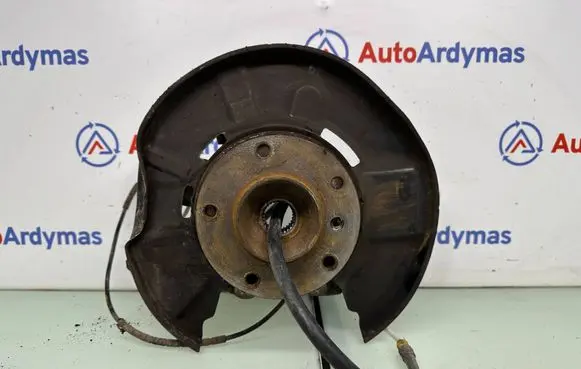 BMW 1 E81 E87 Rear wheel hub spindle/knuckle 6774810 33326774810 6774806