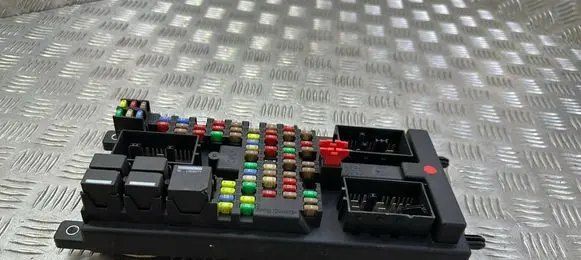 Land Rover Range Rover Sport L320 Fuse module AH2214F041BE 009345592