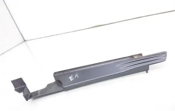 Opel Astra H Fender end trim 13192139 315242409