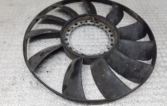 Audi A4 S4 B5 8D Fan impeller 058121301B
