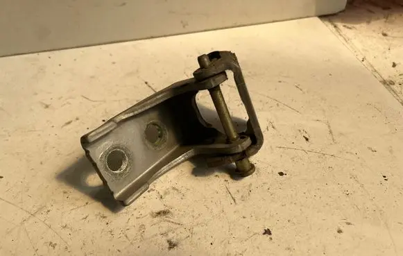 Citroen C5 Front door upper hinge