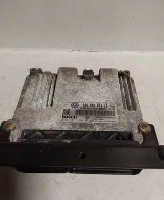 Volkswagen PASSAT B6 Engine control unit/module 03G906021AN 0281013260 1039S16965