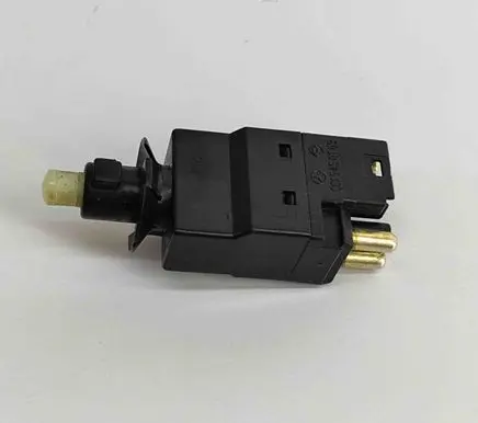 Mercedes-Benz S W140 Brake pedal sensor switch A0015450109