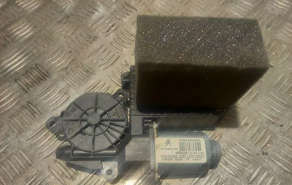 Citroen C4 I Front door window regulator motor 9682495580