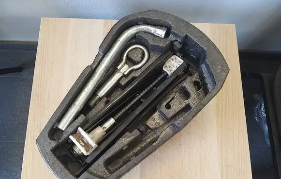 Volkswagen Polo V 6R Lift Jack 6Q0012115K