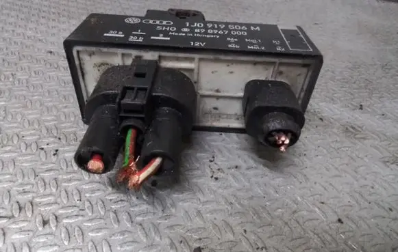 Seat Ibiza III (6L) Coolant fan relay 1J0919506M 898967000