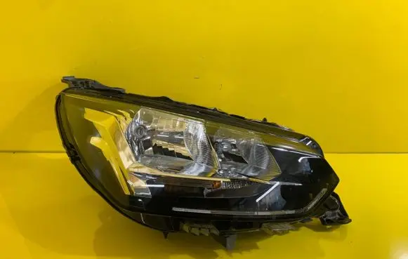 Peugeot 208 Headlight/headlamp 73282040
