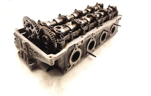 BMW 1 E81 E87 Engine head 7797678 7797511