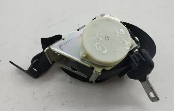 Ford Kuga I Rear seatbelt 4M51A611B68CC