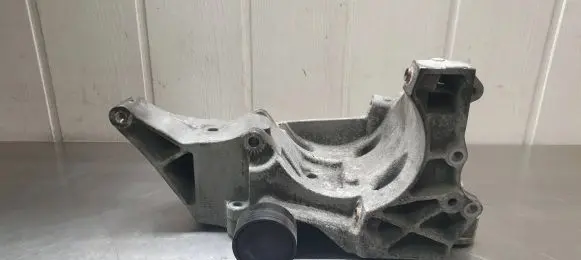 BMW 5 E60 E61 Generator/alternator bracket 7802639 AC46000 13992010