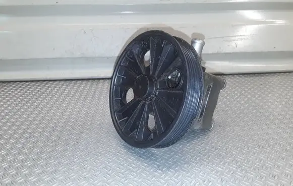 Volvo S80 Power steering pump 9485757