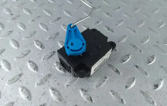 Subaru Levorg Air flap motor/actuator T1007073N