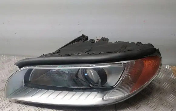 Headlight/headlamp mounting bracket