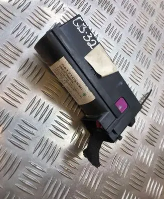 Volkswagen Touran I Fuse box set 0417105330