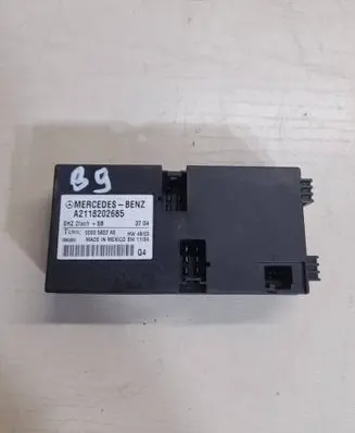 Mercedes-Benz E W211 Seat control module A2118202685 056260 00005822A8