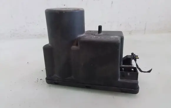 Audi A6 S6 C5 4B Central locking vacuum pump 4A0862257A