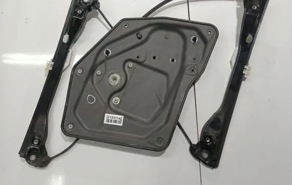 Skoda Superb B6 (3T) Sliding door window regulator with motor CZWL3